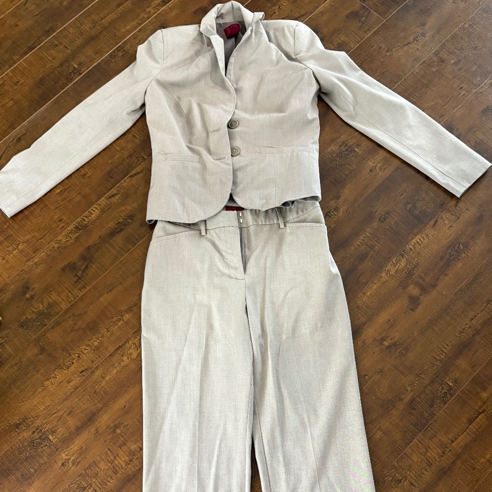 Khaki colored suit for women, size 2.